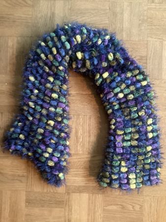 Winter Schal, neuwertig, bunte Farben, warm, weich.