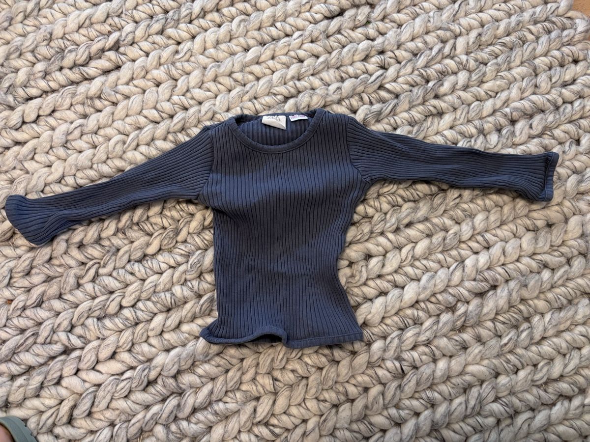 Lotti & Set di vestiti: Kleiderpaket Grösse 80 – Usato da Kilchberg ZH venduto da cla_z8n7