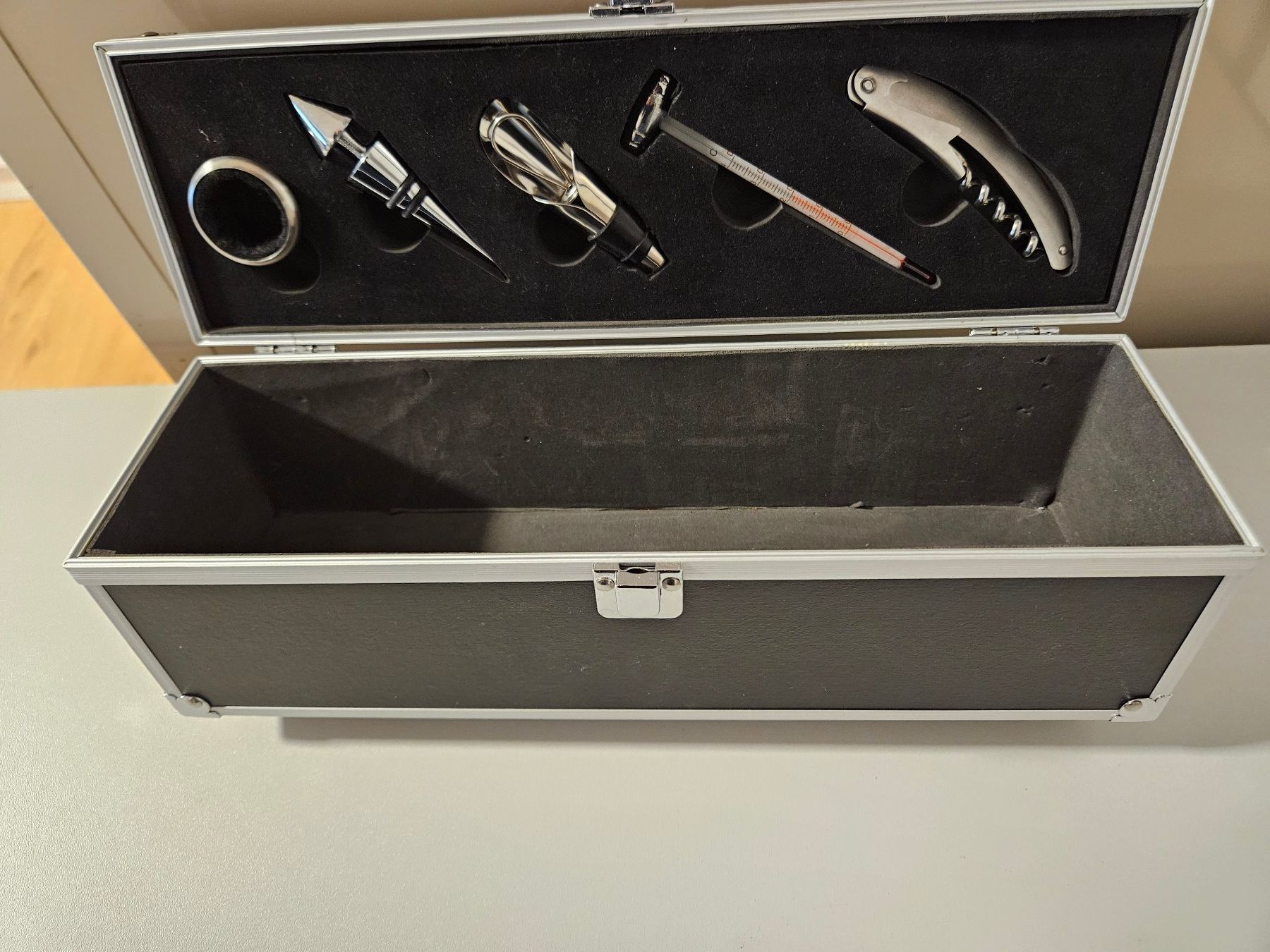 Vino: Weinkoffer ink. Sommelier-Set (Geschenkset) – Usato da Langendorf venduto da Bruenu 2