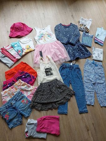 Kleiderpaket Mächen 104 Sommer 24 Teile