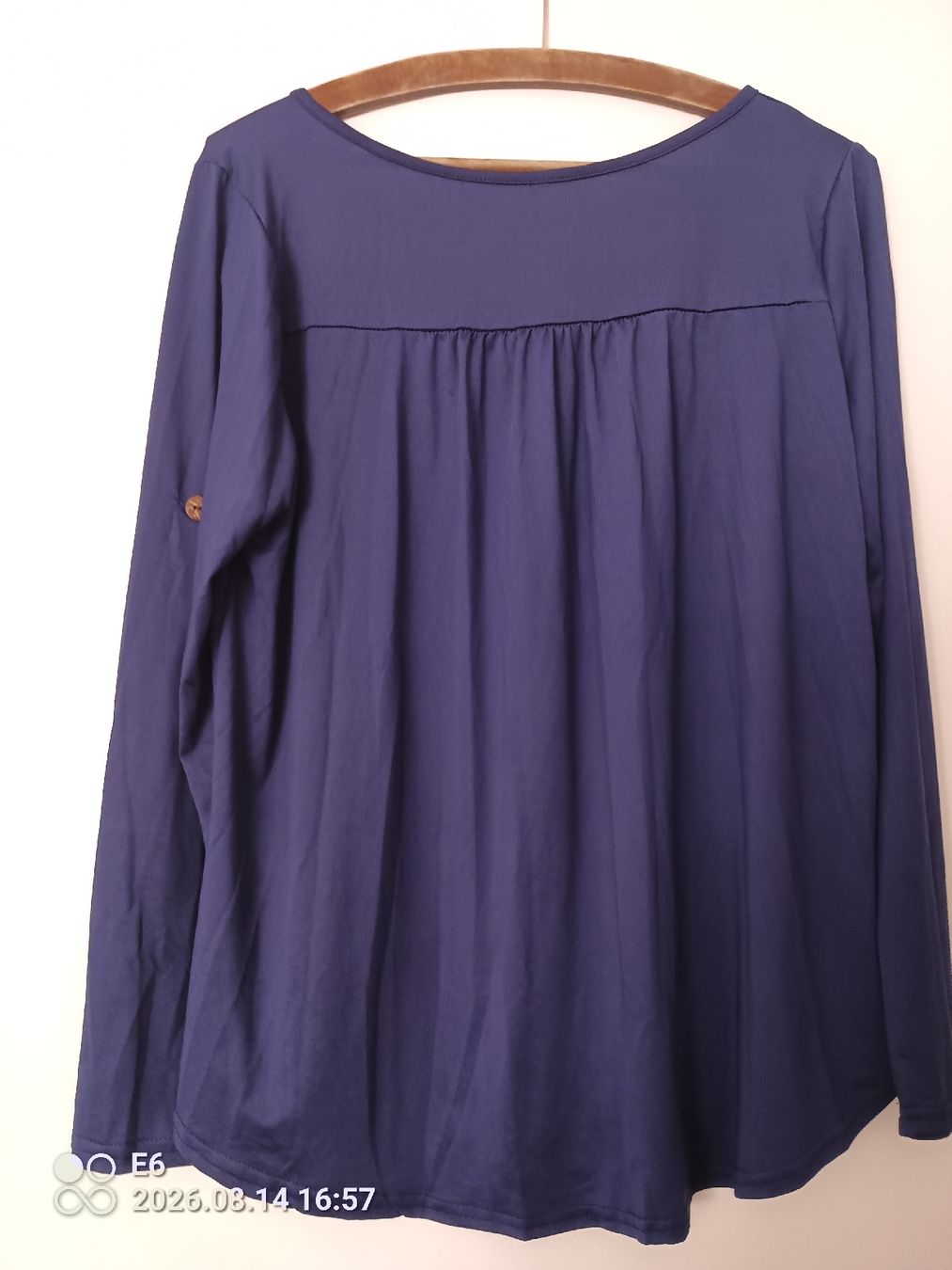 Pulls & Sweat-shirts: Dunkelblaues Langarm Oberteil  – D'occasion à Zürich par Mitzi6 1