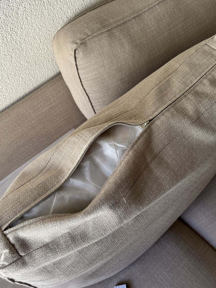 Divani: IKEA Kivik Sofa 2-er Gunnared beige  – Usato da St. Gallen venduto da Fabiennevogler 5