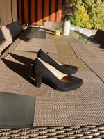 Unisa black heels
