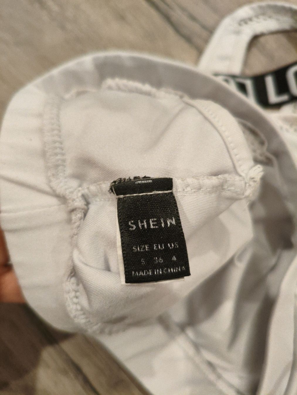 Shein Top: top sportivo Shein – Usato da Bioggio venduto da OresteIronix 1