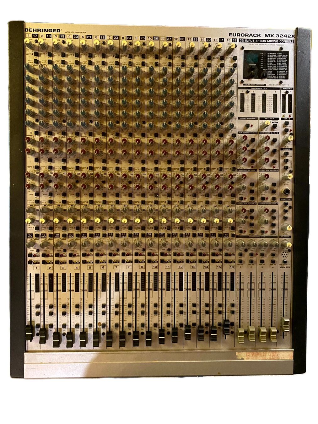Behringer Mischpulte: Behringer EURORACK MX3242-Mischpult – Gebraucht aus Kriens von Chlo