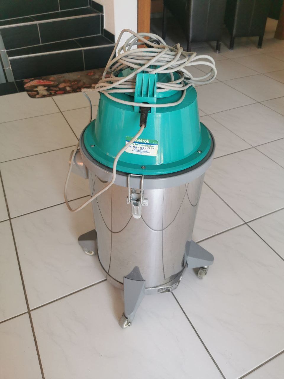 Wetrok Aspirapolveri & Accessori: WETROK Typ 430-105-2710 Staubsauger – Usato da Oberglatt ZH venduto da maravilho 2