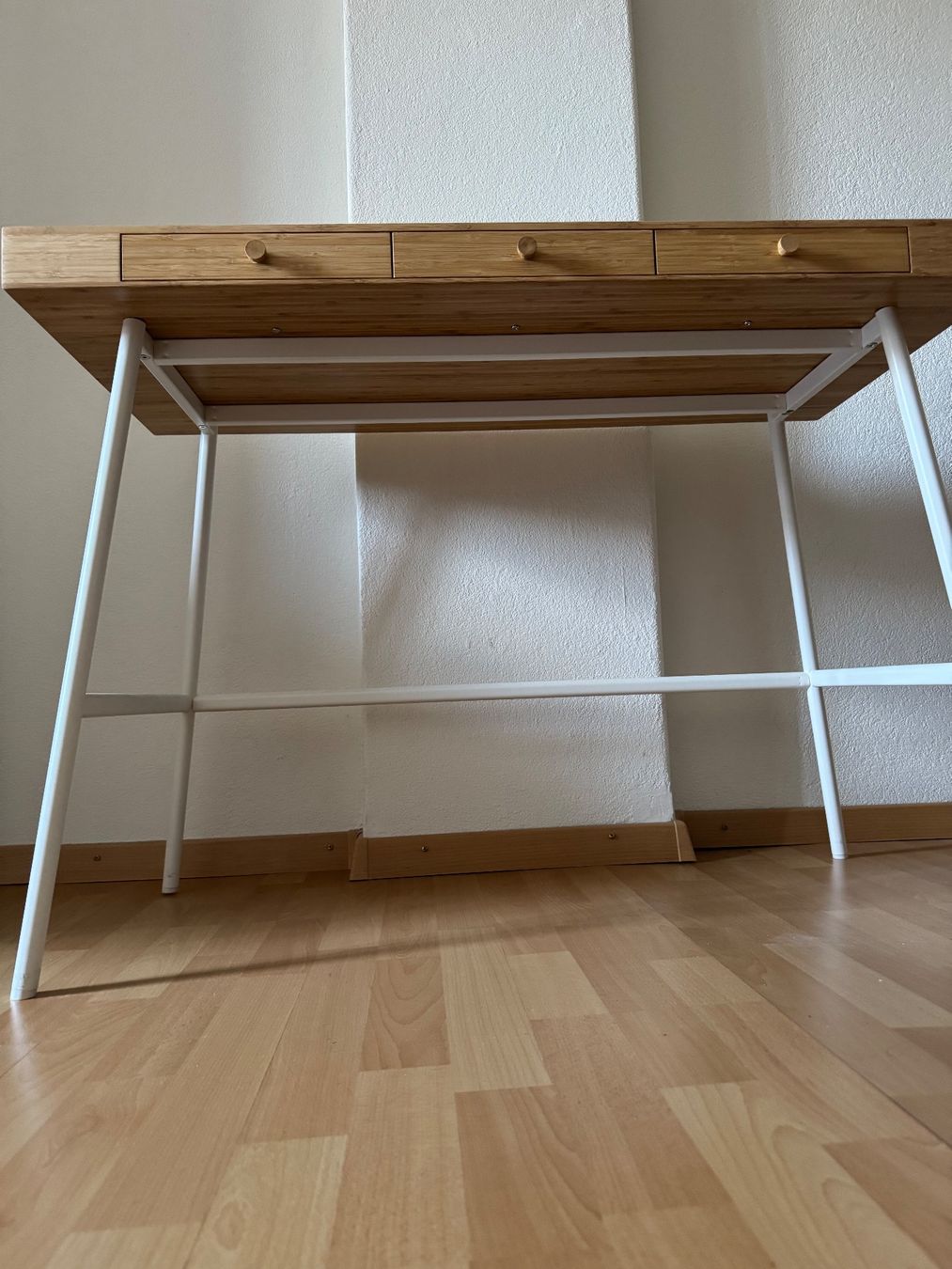 Ikea Scrivanie: Schreibtisch IKEA LILLASEN – Usato da Zürich venduto da ord_7whj 2