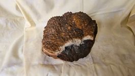 Pietra con cristalli