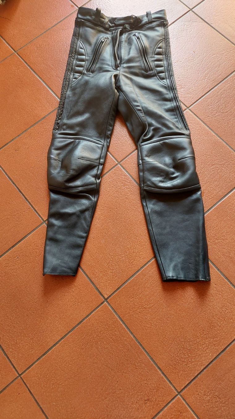Hosen: Damen Leder Motorradhose – Gebraucht aus Cavigliano von myoutdoor24