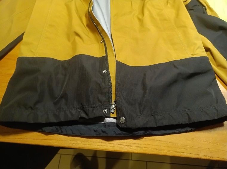 North Face Jacken: The North Face Jacke – Gebraucht aus Bremgarten AG von fla_5gwm 3