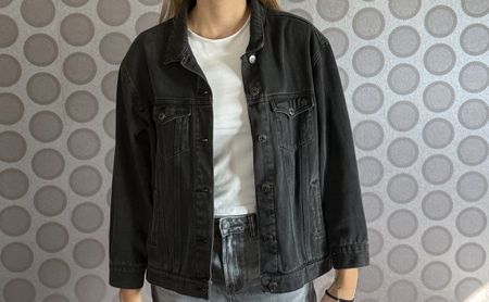Pull&Bear schwarze Jeansjacke in grösse M