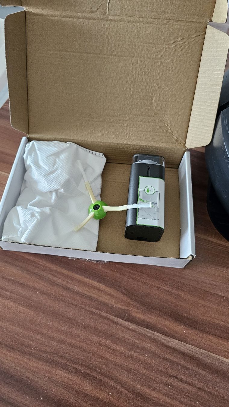 Irobot Aspirateurs & Accessoires: Irobot Roomba i7+ – D'occasion à Courtételle par Jeandela 2