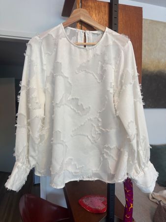 Elegante weisse Bluse mit Struktur, Grösse 38, Top Zustand