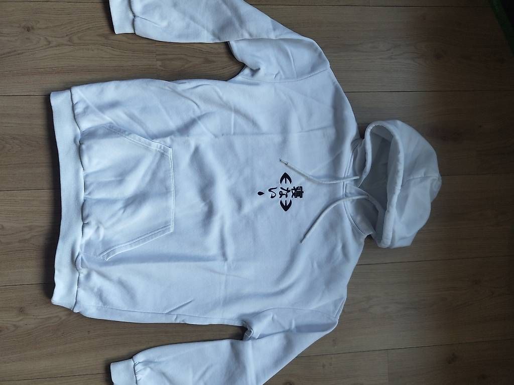 Maglioni & Felpe: Kapuzenpulli Grösse M, weiss mit Retro Tokio Backprint – Usato da Küttigen venduto da SimiKimi7 1