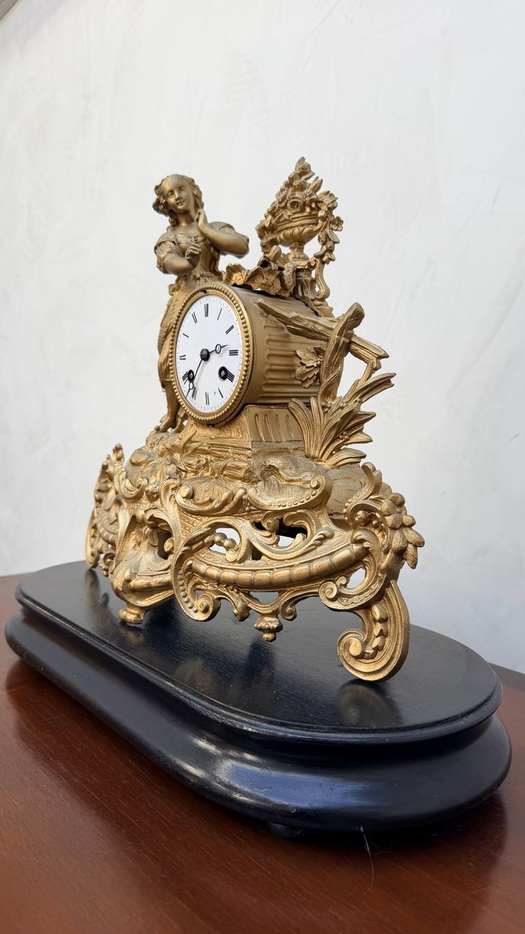 Orologi da terra & Orologi da parete: Pendule de cheminée de style Rococo ou Napoléon III – Usato da Bulle venduto da ABELiAM 1