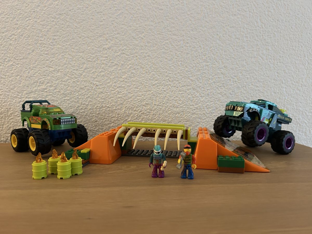 Mega Giocattoli: Mega Monster Trucks Mega-Wrex Knochen Crash Stuntbahn – Usato da Naters venduto da Gemschhtte 3