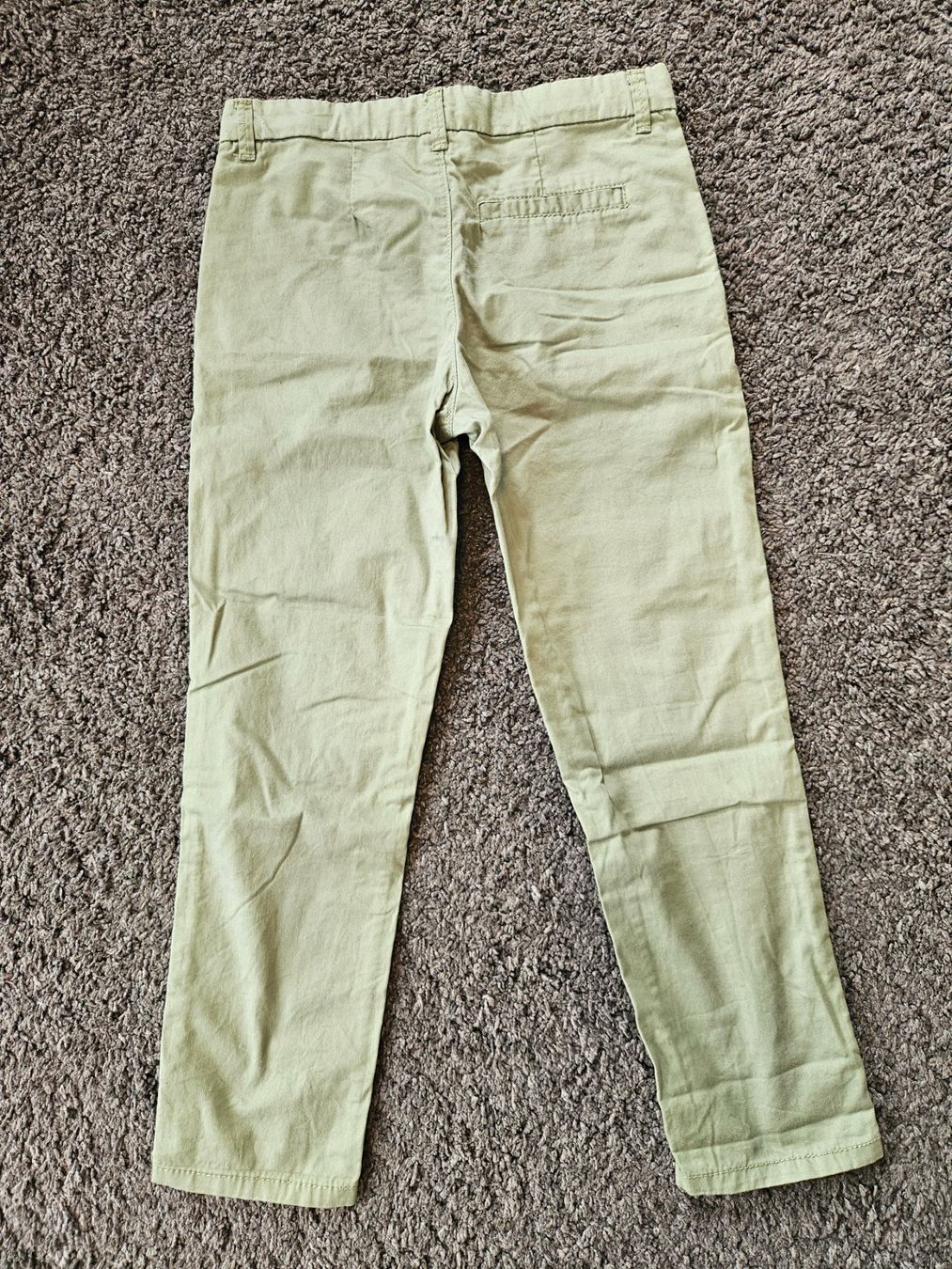 H&M Pantaloni: Stoffhose von H&M Grösse 122 – Usato da Marthalen venduto da Himbeersugus 1