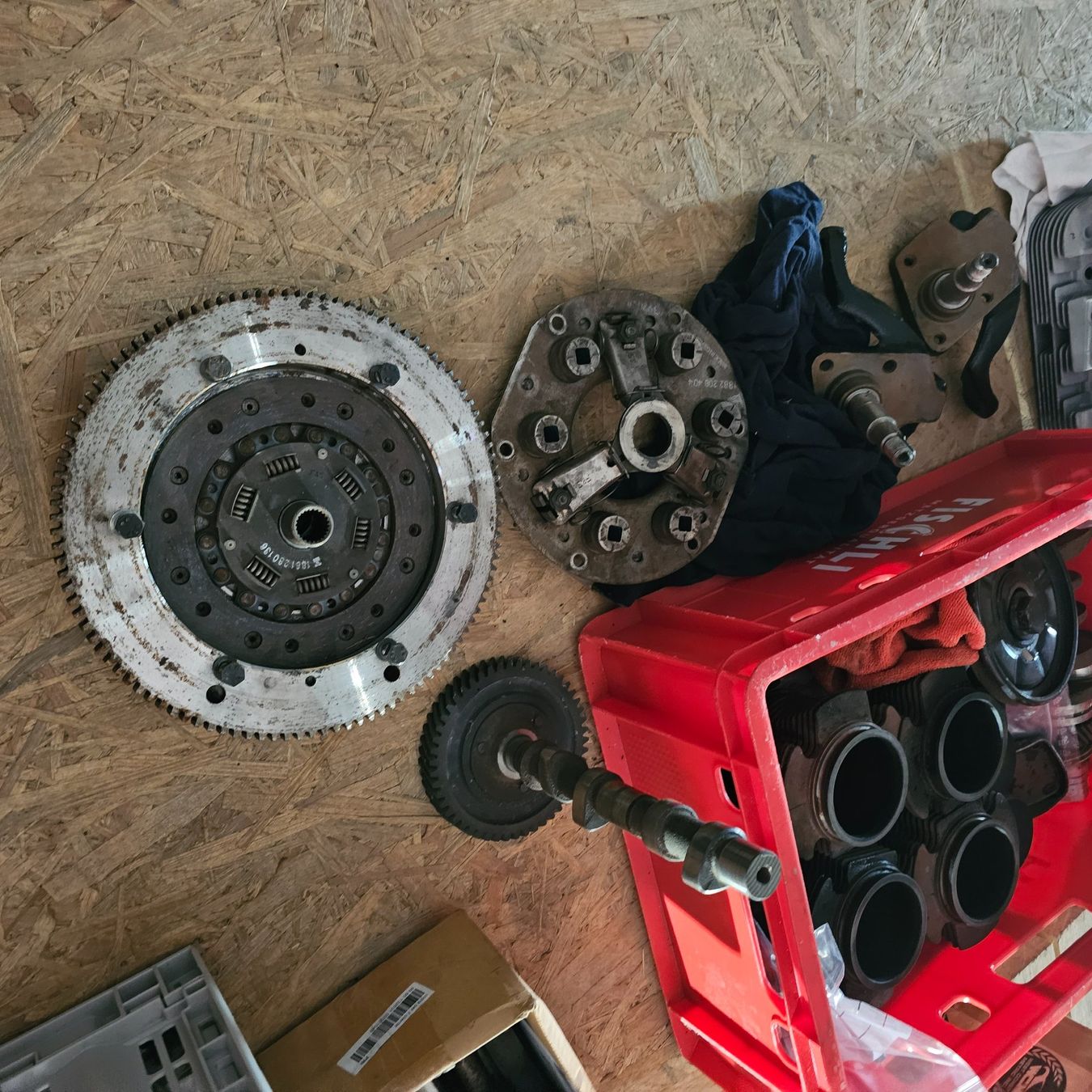 Tutti pezzi di ricambio auto: Vw käfer motor / ersatzteile – Usato da Wangen SZ venduto da inf_2dv5 5