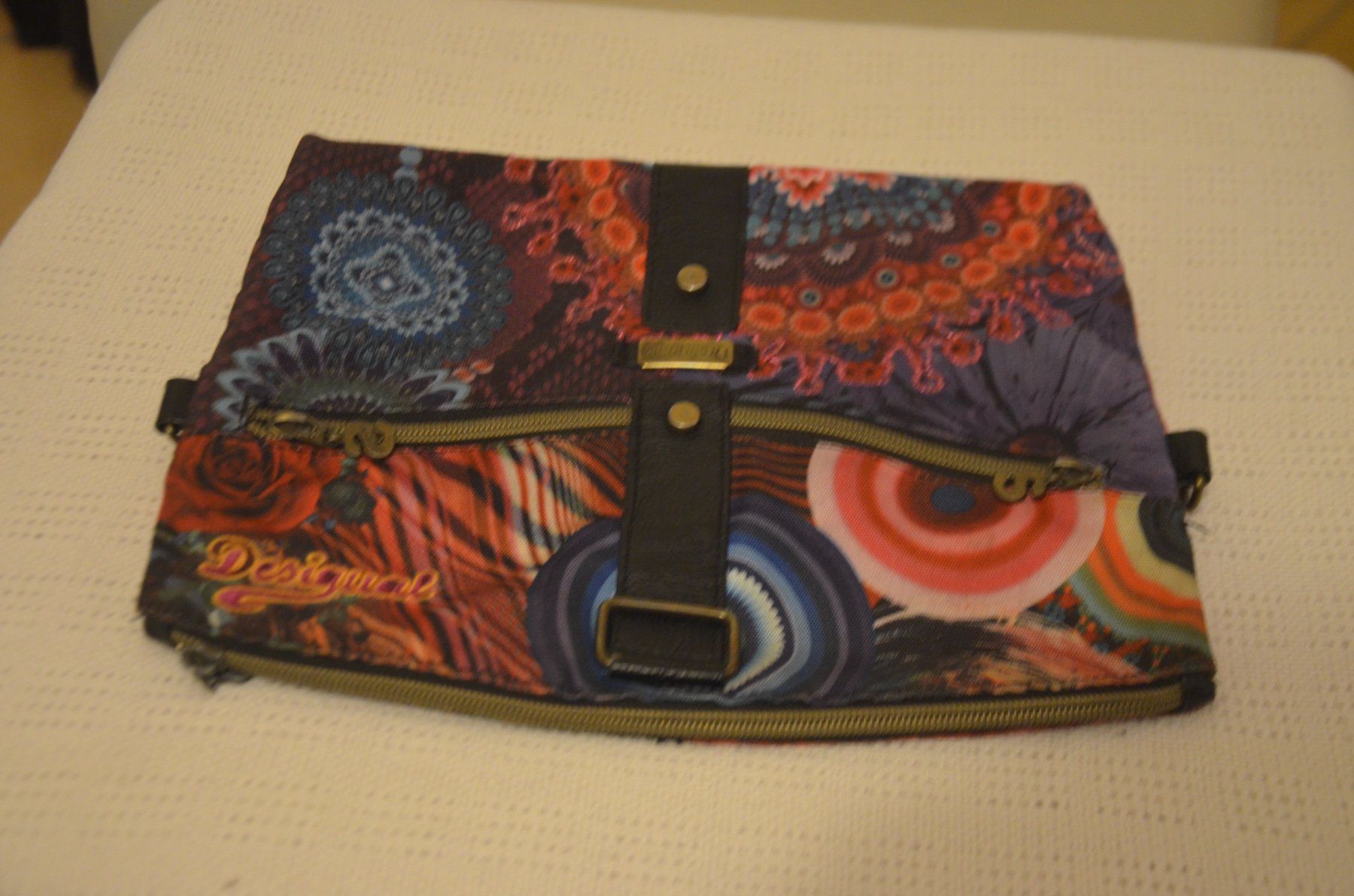 Astucci : ETUI DESIGUAL – Usato da Chiasso venduto da Dolly015
