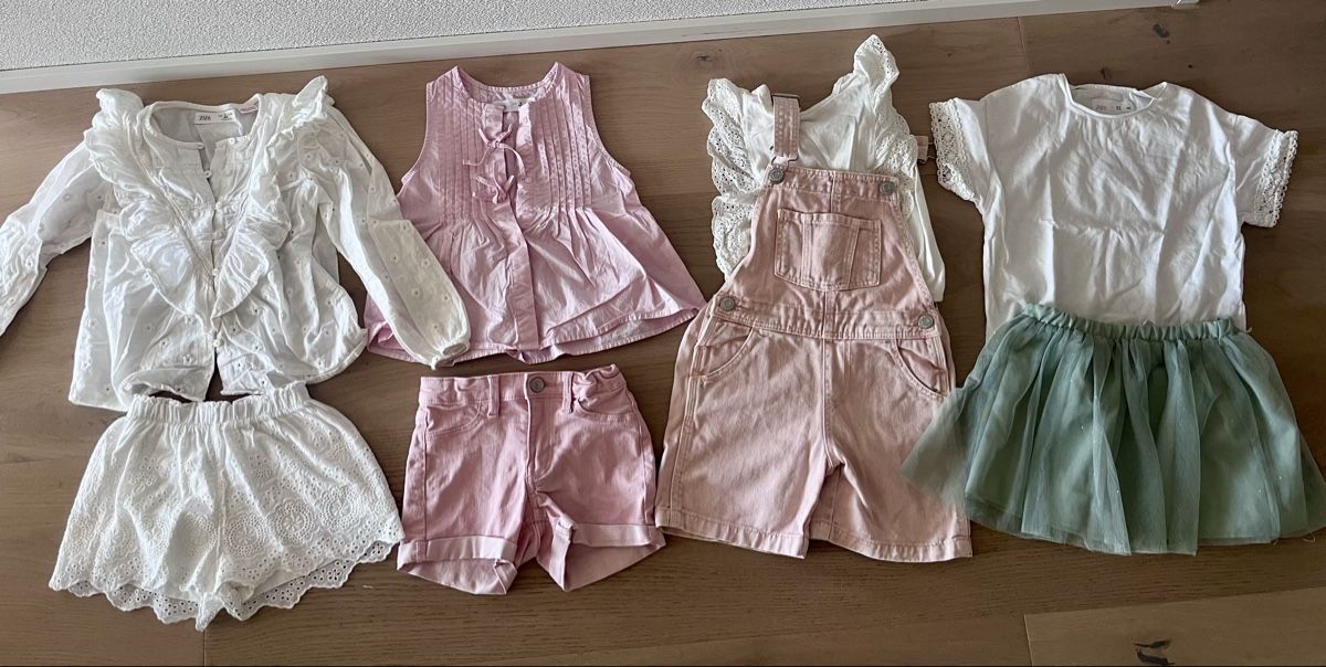 Lotti & Set di vestiti: Mädchen Kleiderpaket >60 Teile c. 3-4 Jahre – Usato da Pfäffikon SZ venduto da humming-bird 5