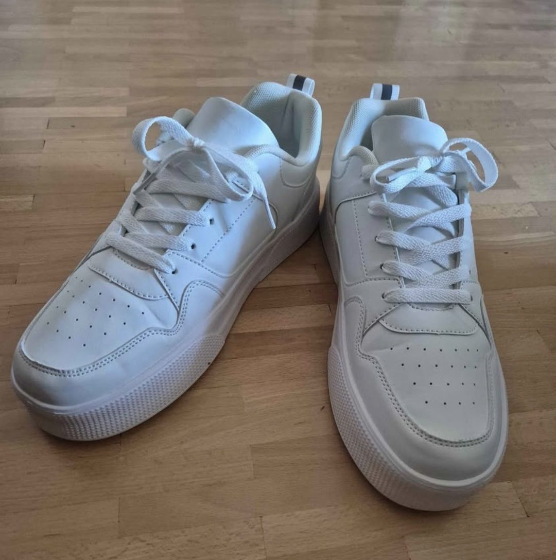 Scarpe da uomo: Sneaker, Weiss, Grösse EUR45 – Nuovo e nell'imballaggio originale da Wettingen venduto da mcu_67