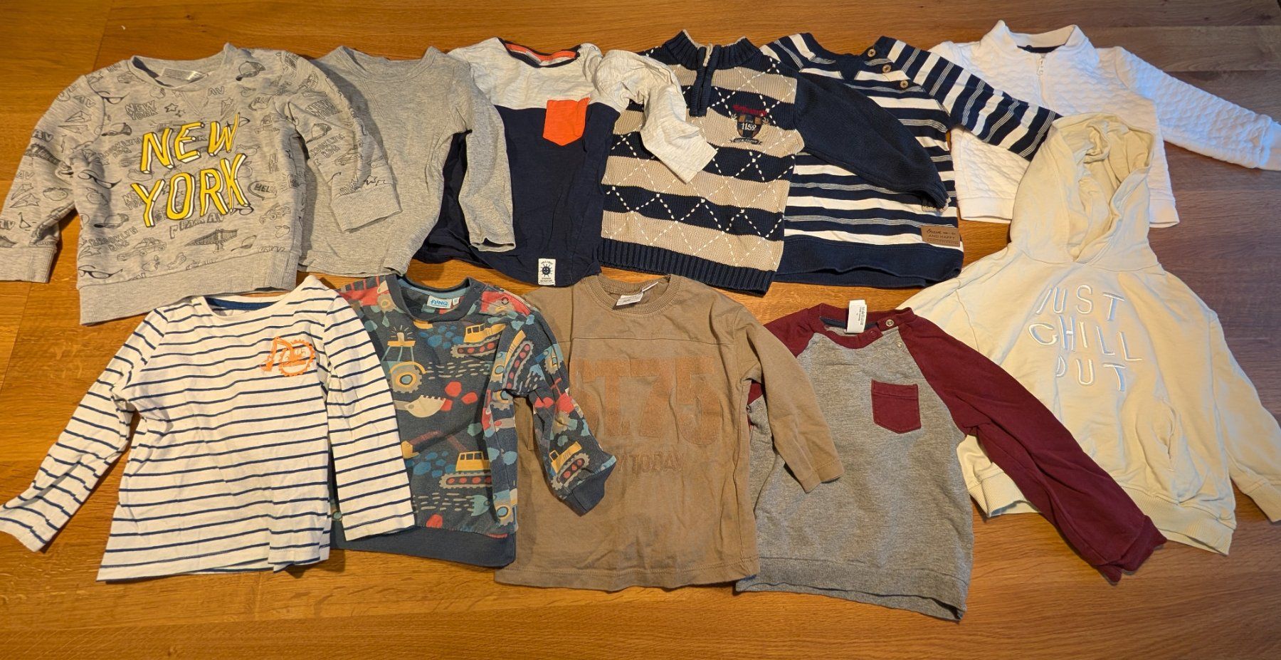 Lotti & Set di vestiti: Kleiderpaket Grösse 92 , 23 Teile – Usato da Rotkreuz venduto da CRLNSC 1
