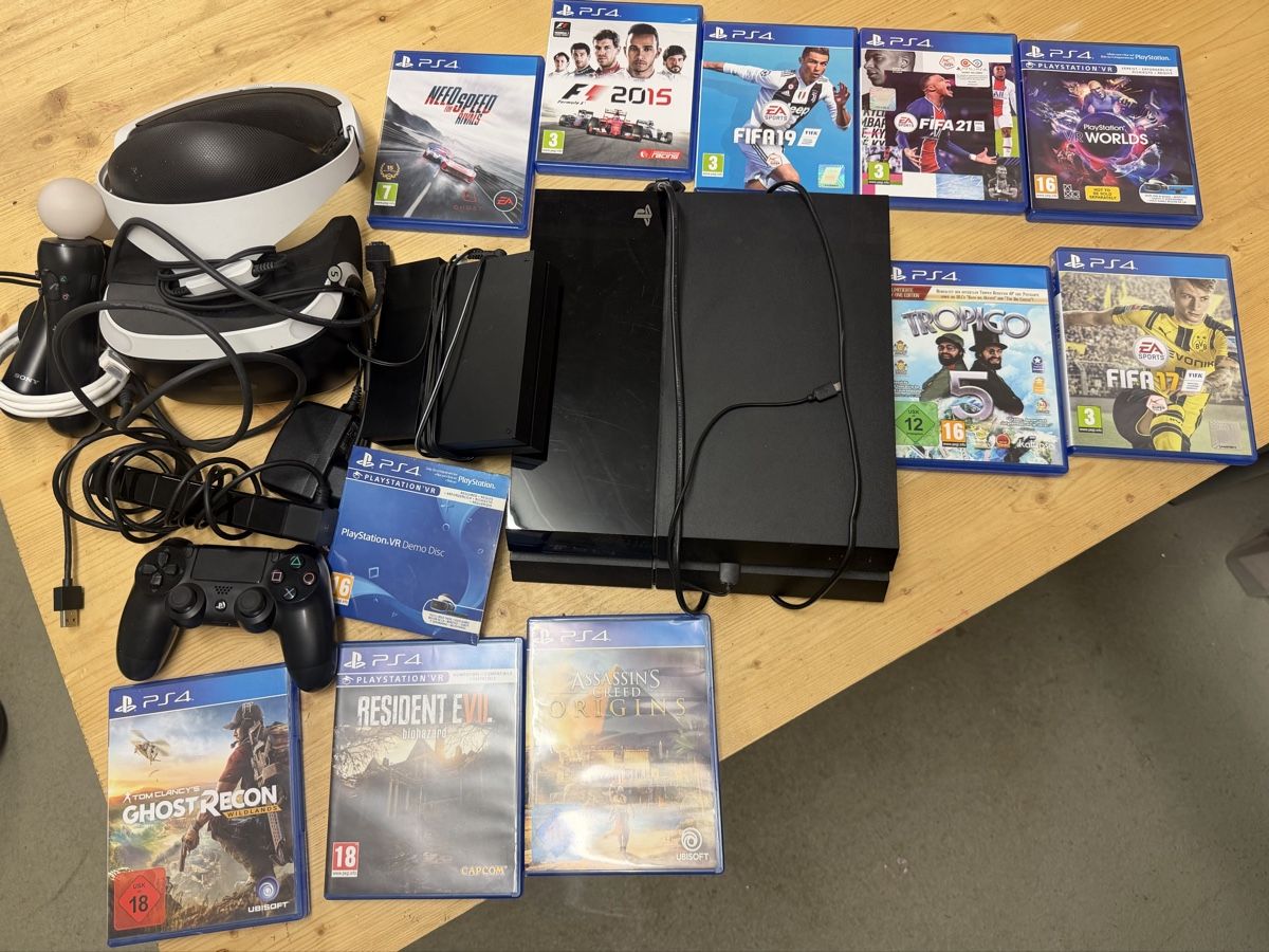 Sony Console: Playstation 4 VR Bundle mit Spielen und Controller  – Usato da Dintikon venduto da Micuzzu