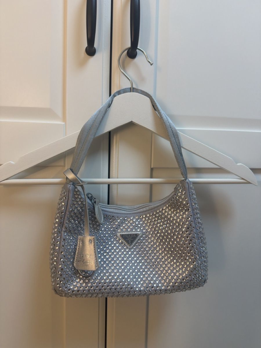 Prada Borse da donna: Prada Re-Edition 2000 Handtasche Strass Silber neuwertig – Nuovo (secondo la descrizione) da Volketswil venduto da jus_yy56