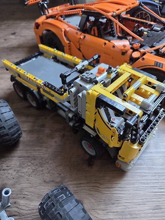 Kit di costruzioni: Lego Technic Truck mit Hydraulik – Usato da Fraubrunnen venduto da Ra_mos