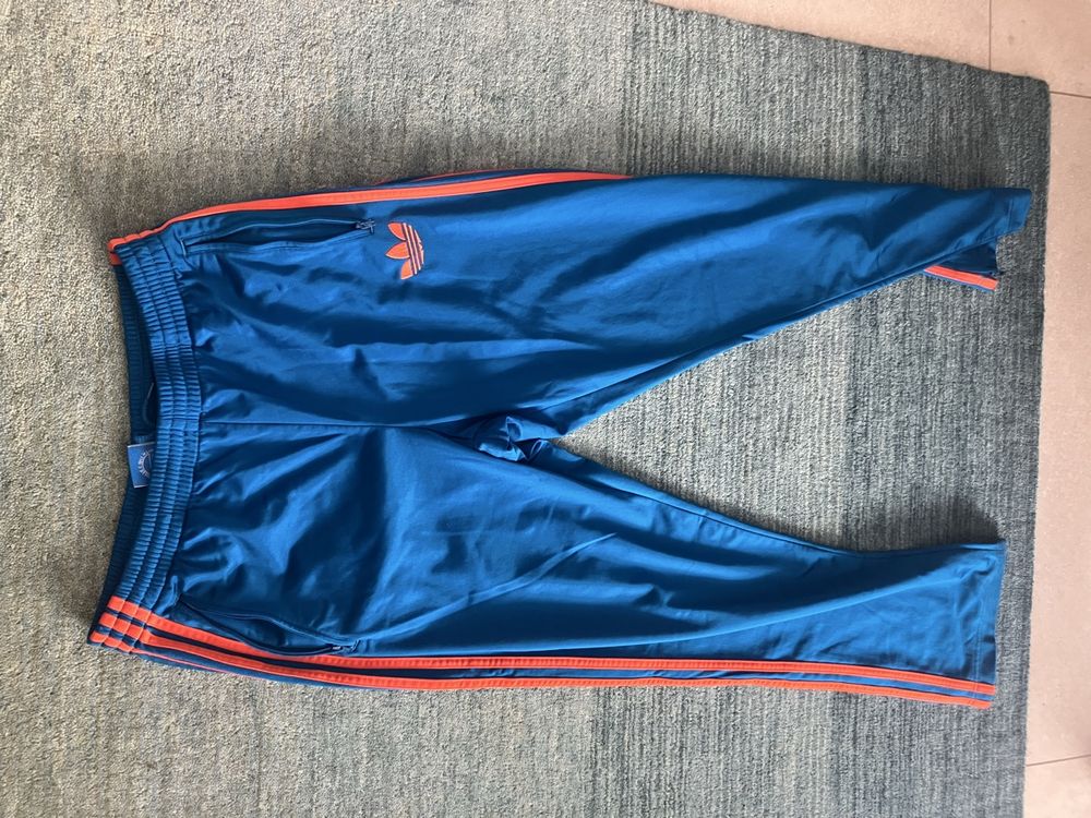 damenmode adidas jogginghose mit roten streifen
