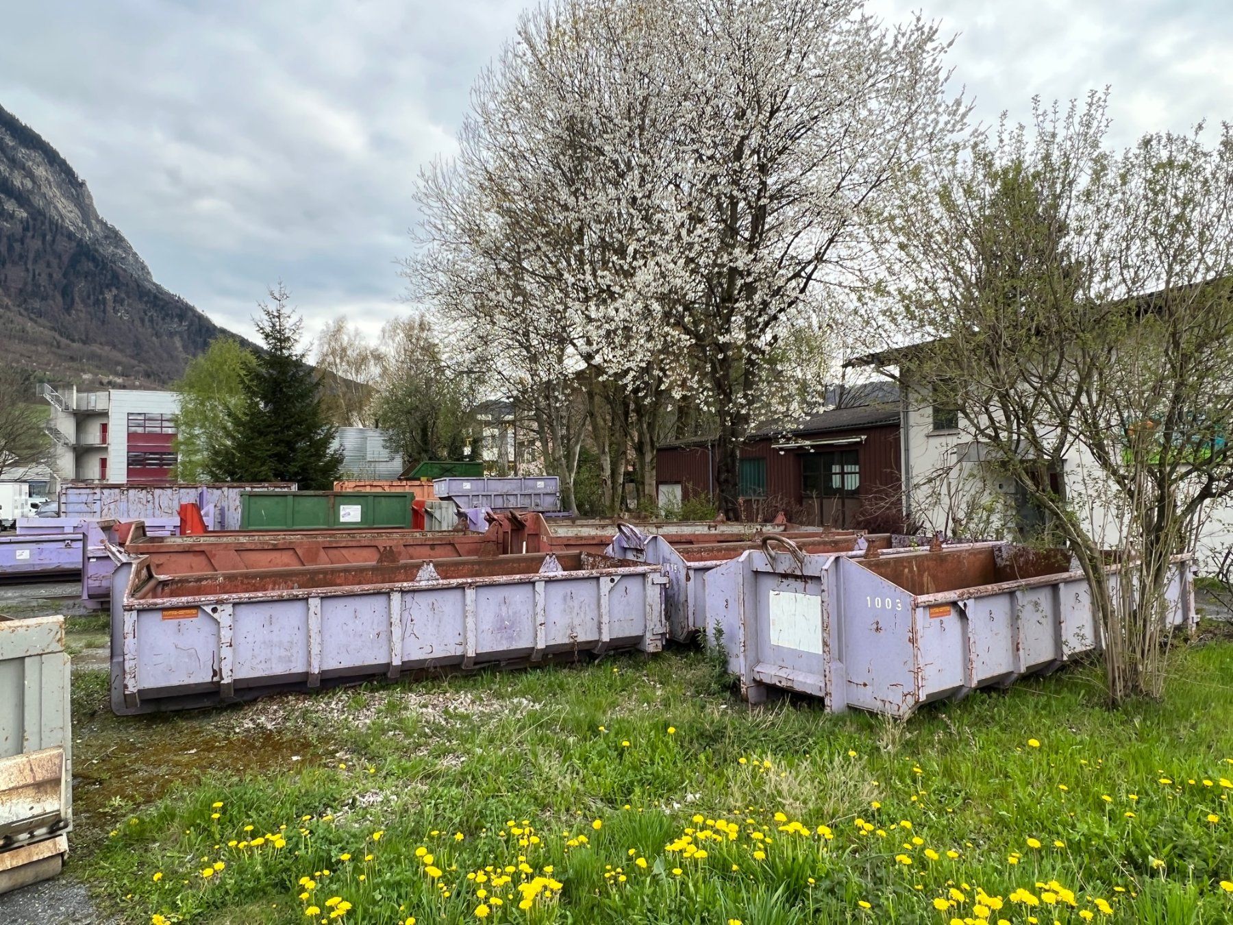 Baucontainer: Abrollcontainer – Gebraucht aus Balzers von Alannah 1