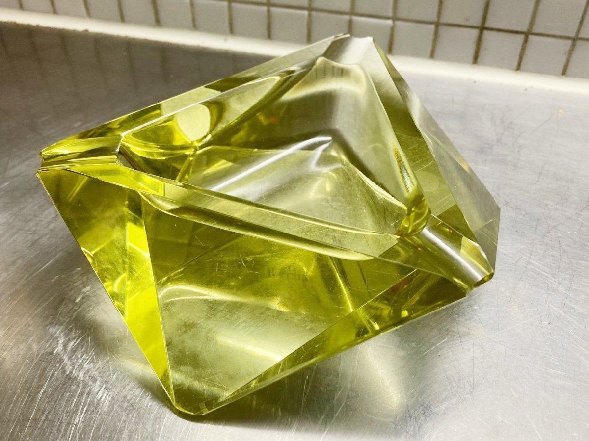 Aschenbecher: aschenbecher Czech Glas Schlevogt Ingrid  Jablonec - 1939 – Gebraucht aus Solothurn von BORGHAGEN