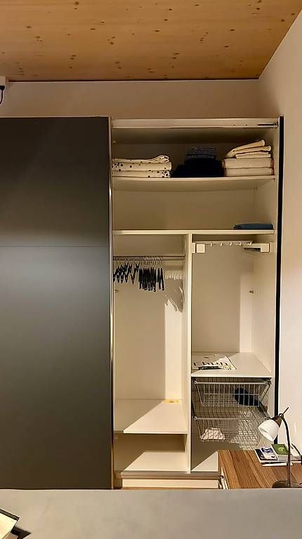 Livique Armadi: Kleiderschrank mit Schwebetüren und Spiegelfront – Usato da Celerina venduto da Little29 2