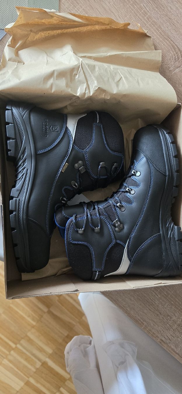 Chaussures hommes: NEU!!! Bormio Winterbauschuhe/ Arbeitschuhe Gr 43 – Neuf avec emballage d'origine à Kappel SO par bas_nkt9 1
