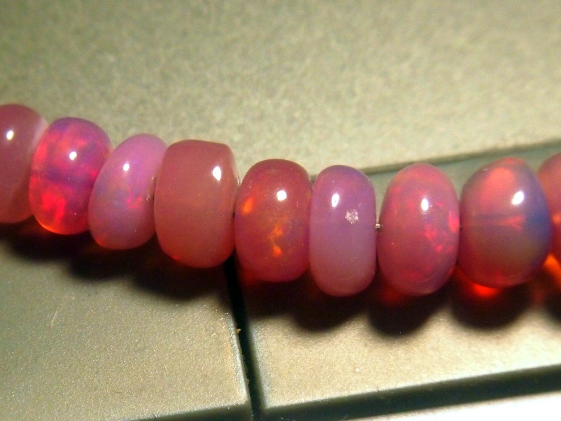 Bracciali & Braccialetti: Arm- oder Fusskette aus schönsten rosa Feueropalen! – Nuovo e nell'imballaggio originale da Reinach BL venduto da rumablum 1