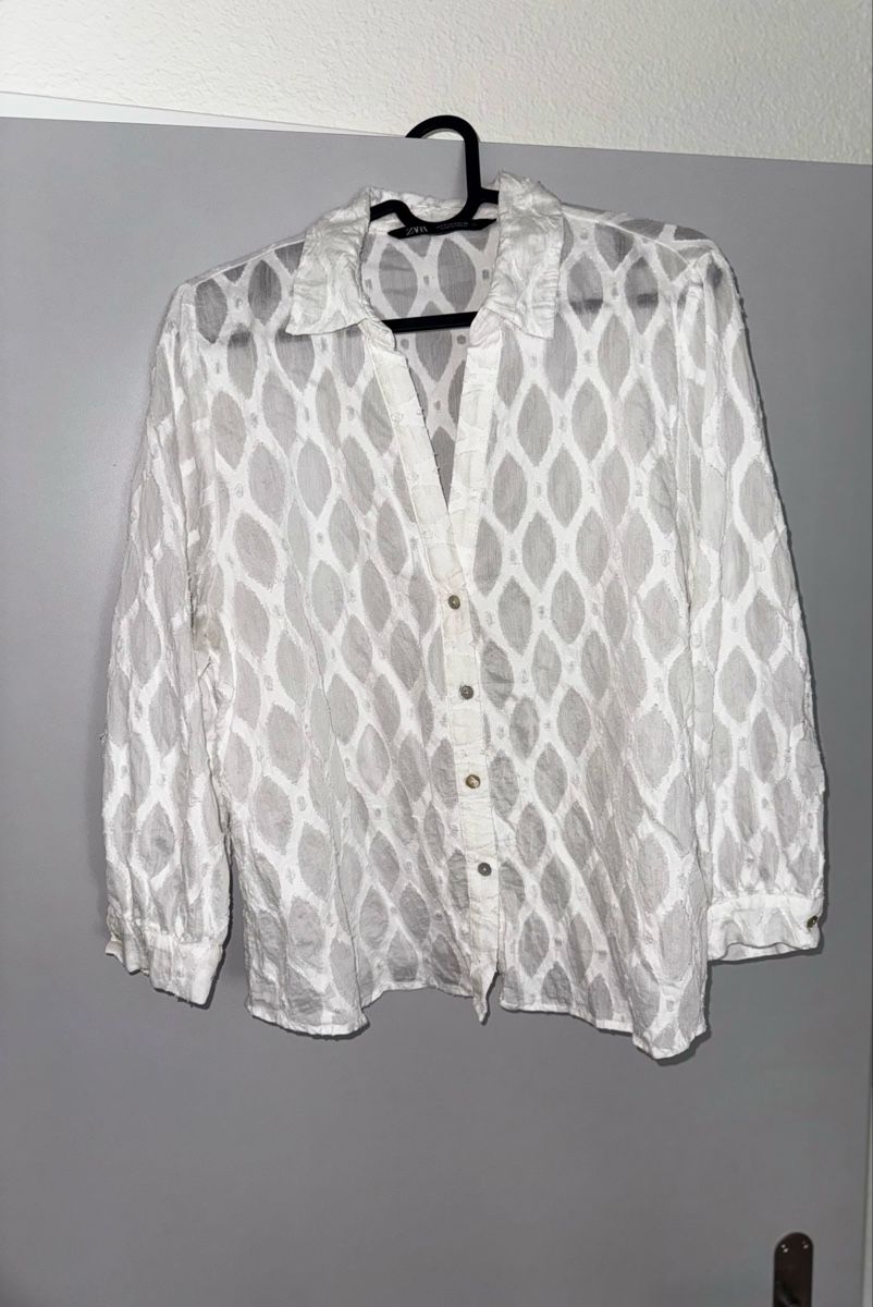 Zara Chemisiers: Zara Bluse Weiss Muster – D'occasion à Ebikon par jov_w5ww