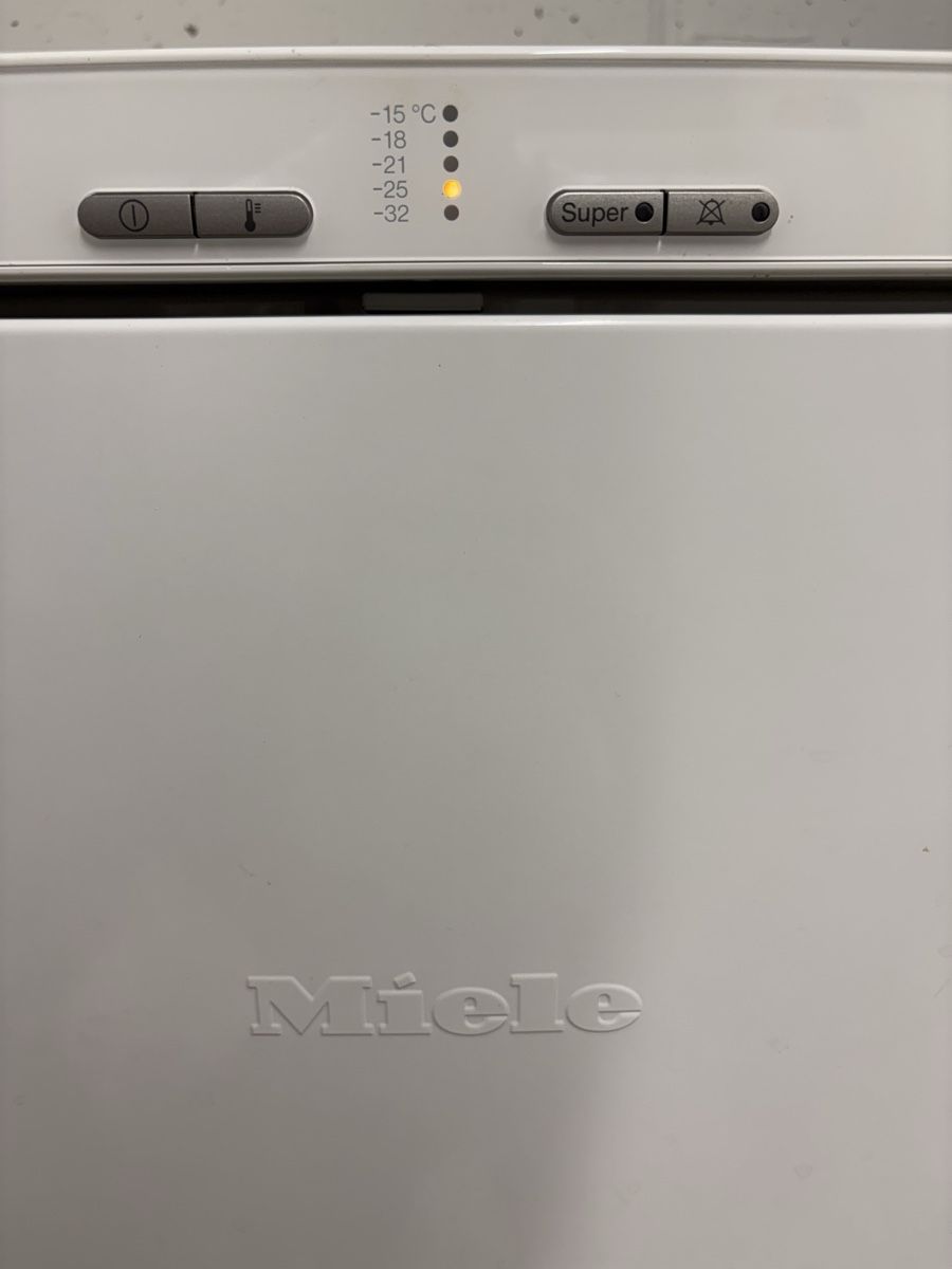 Congelatori: Miele Gefrierschrank FN12420S – Usato da Erlenbach ZH venduto da zhsells 3