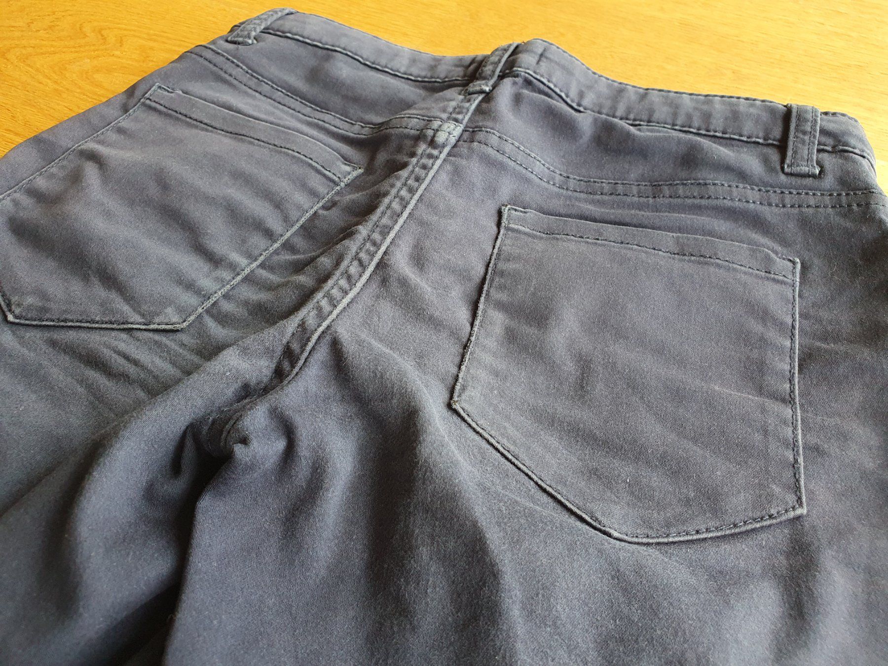 Benetton Pantaloni: Benetton Shorts Gr. 130 – Usato da Villars-sur-Glâne venduto da richardette 2