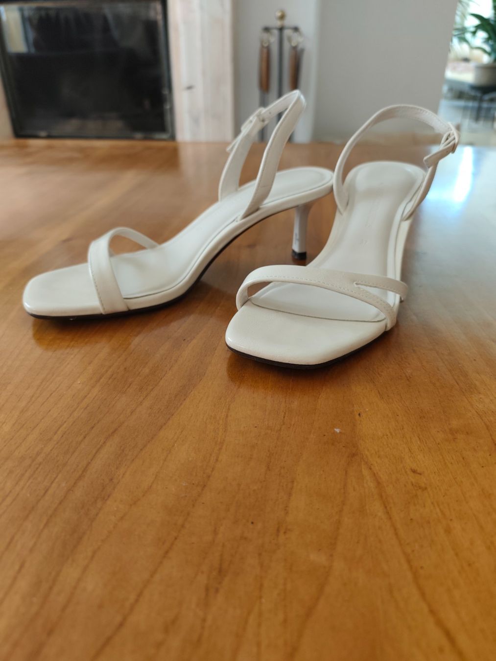 Stradivarius Scarpe da donna: Sandales Stradivarius t.37 – Usato da Le Mouret venduto da ale_mq7l