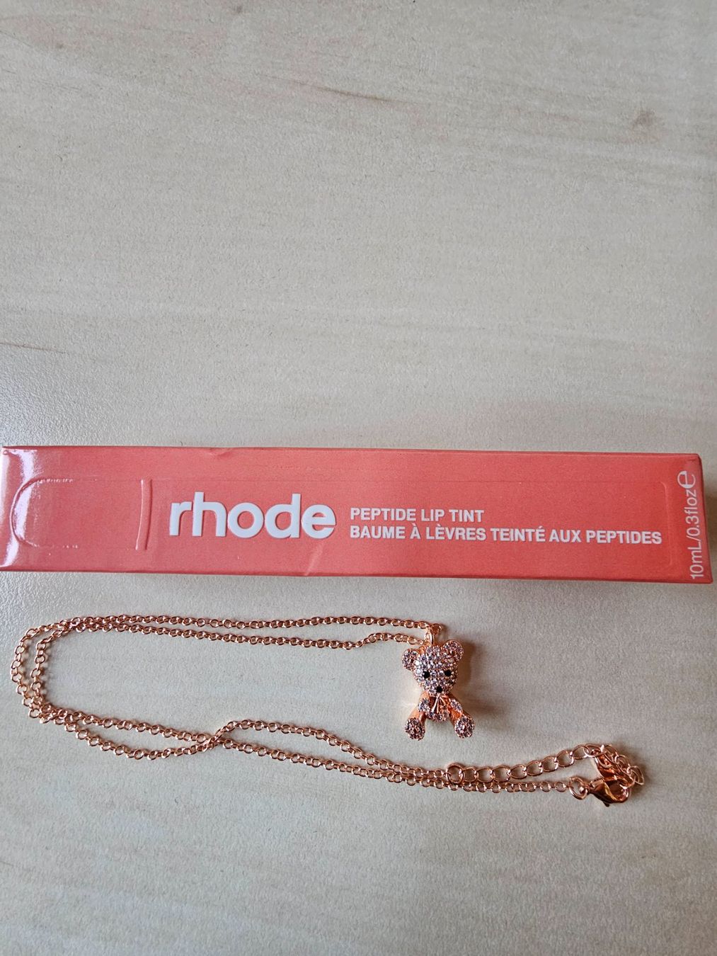 Gesichtspflege: 1 Rhode und 1 Modeschmuck Ketteli – Gebraucht aus Balterswil von Dikdik1992
