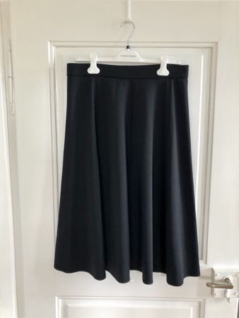 Jupe MarcCain schwarz schweres Satin Grösse 5 entspricht M/L