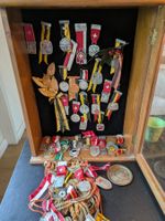 Schützenkranzkasten mit Inhalt Medaillien Sammlung
