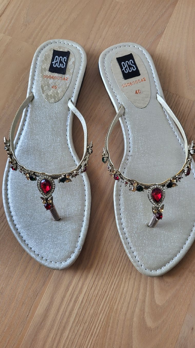 Scarpe da donna: Sandalen, Zehetrenner, FlipFlop Gr.38-39 – Nuovo e nell'imballaggio originale da Muttenz venduto da Igma