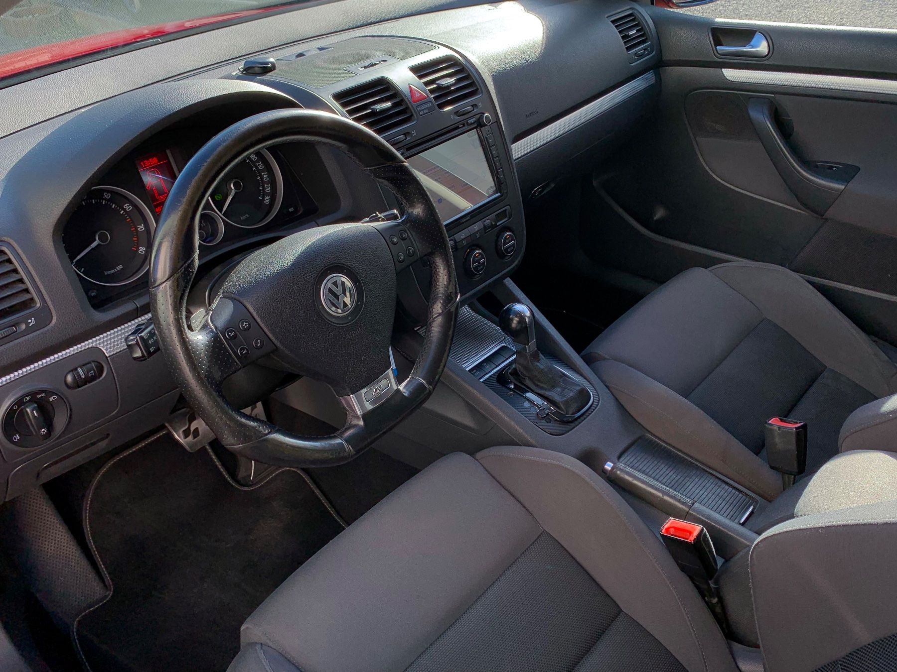 VW Automobili: VW Golf 5 R32 DSG – Usato da Rebstein venduto da Cache 6