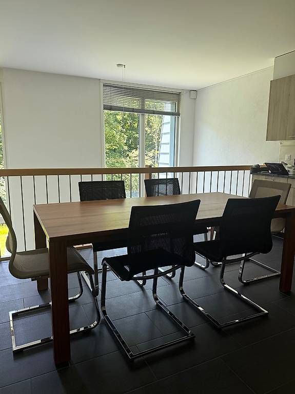 Set di tavolo e panche: À vendre  Table en noyer TEAM 7 + 6 chaises – Usato da Bellevue venduto da ver_zn8t