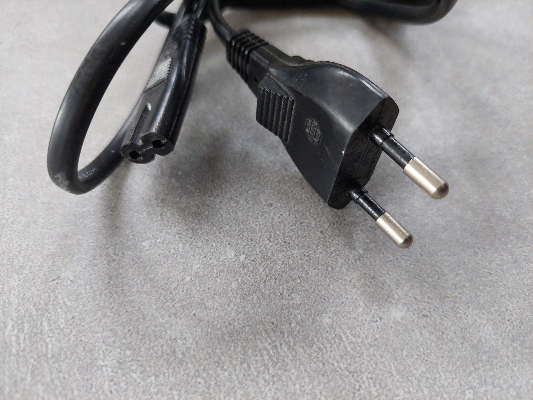 Cavi: CH-Stromkabel T13 - C8 Kabel 170cm – Usato da Wiesendangen venduto da troawus 2