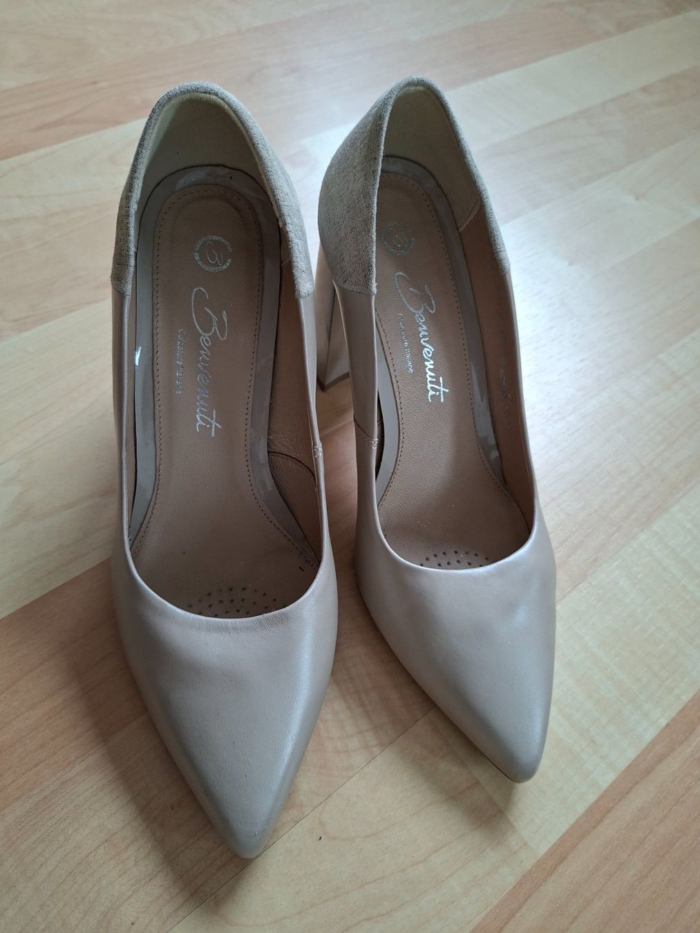 Chaussures femmes: Pumps Gr. 39 Echtleder – D'occasion à Niederlenz par ion_gv7d