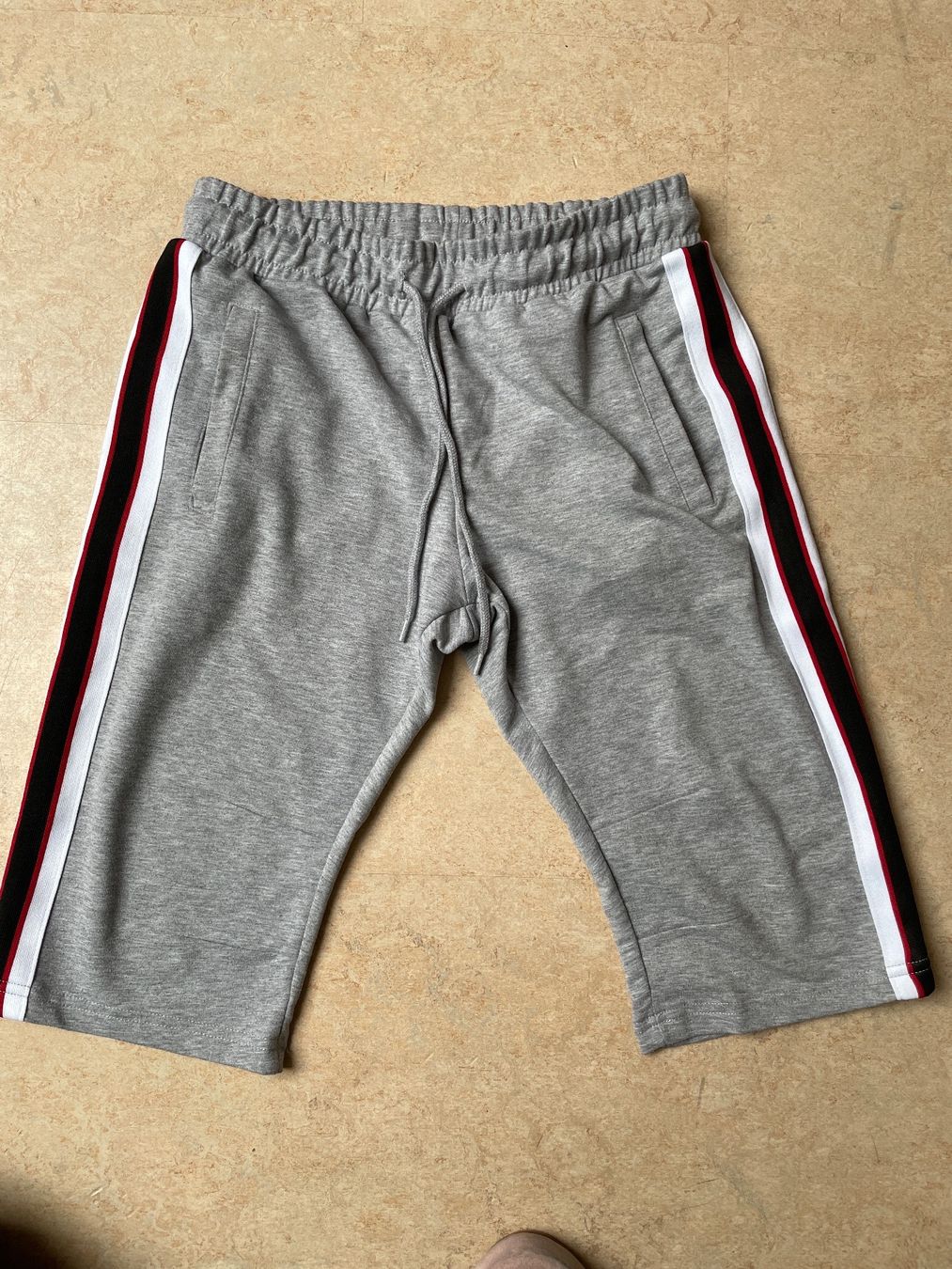 Pantaloni: Lange Shorts Gr. S – Usato da Klingnau venduto da vollmond36