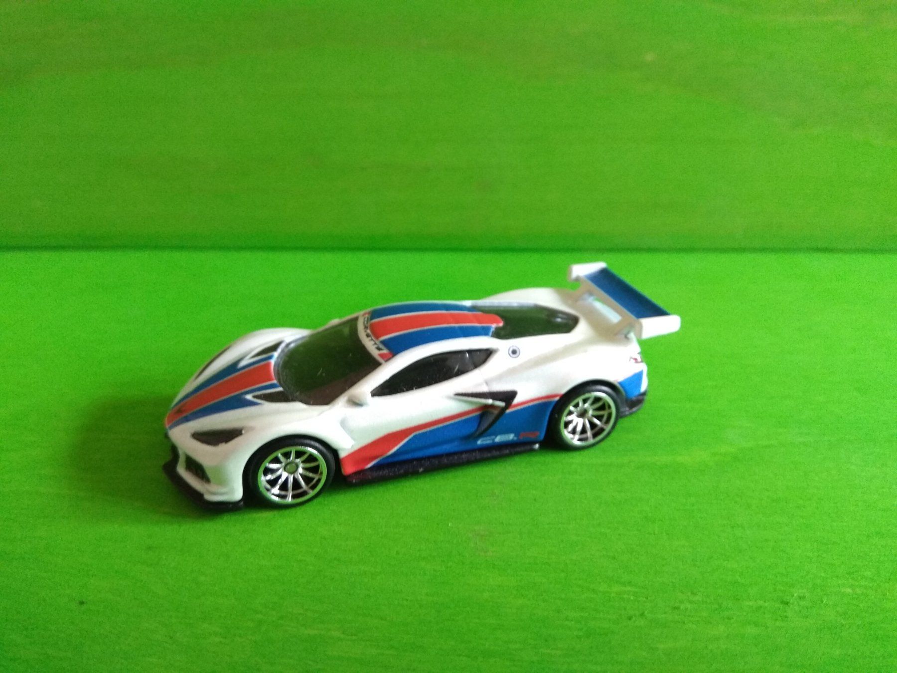 Hot Wheels Modellautos: Hot wheels corvette C8.R 1/64 – Gebraucht aus Villars-sur-Glâne von dadj01
