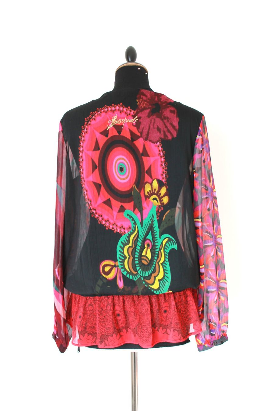 Desigual Camicette: Blouse DESIGUAL taille M – Usato da Chez-le-Bart venduto da jasse 1